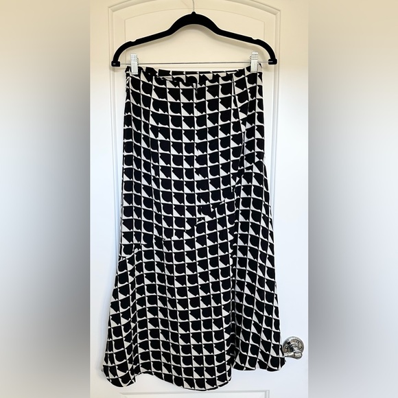 Zara Geo Abstract Print Midi Skirt in Size S - Picture 9 of 10